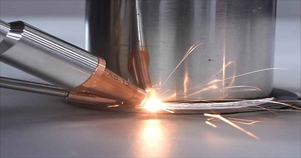 جوشکاری لیزری از رایج ترین روش‌ های جوشکاری لوله آهنی