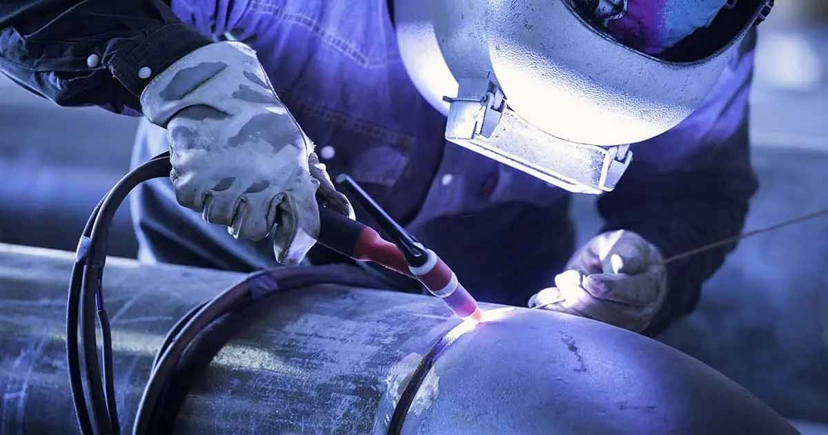 جوشکاری قوسی توپودری (FCAW) از رایج ترین روش‌ های جوشکاری لوله آهنی